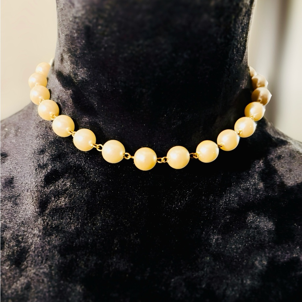 Elegant Vintage Faux Pearl Choker